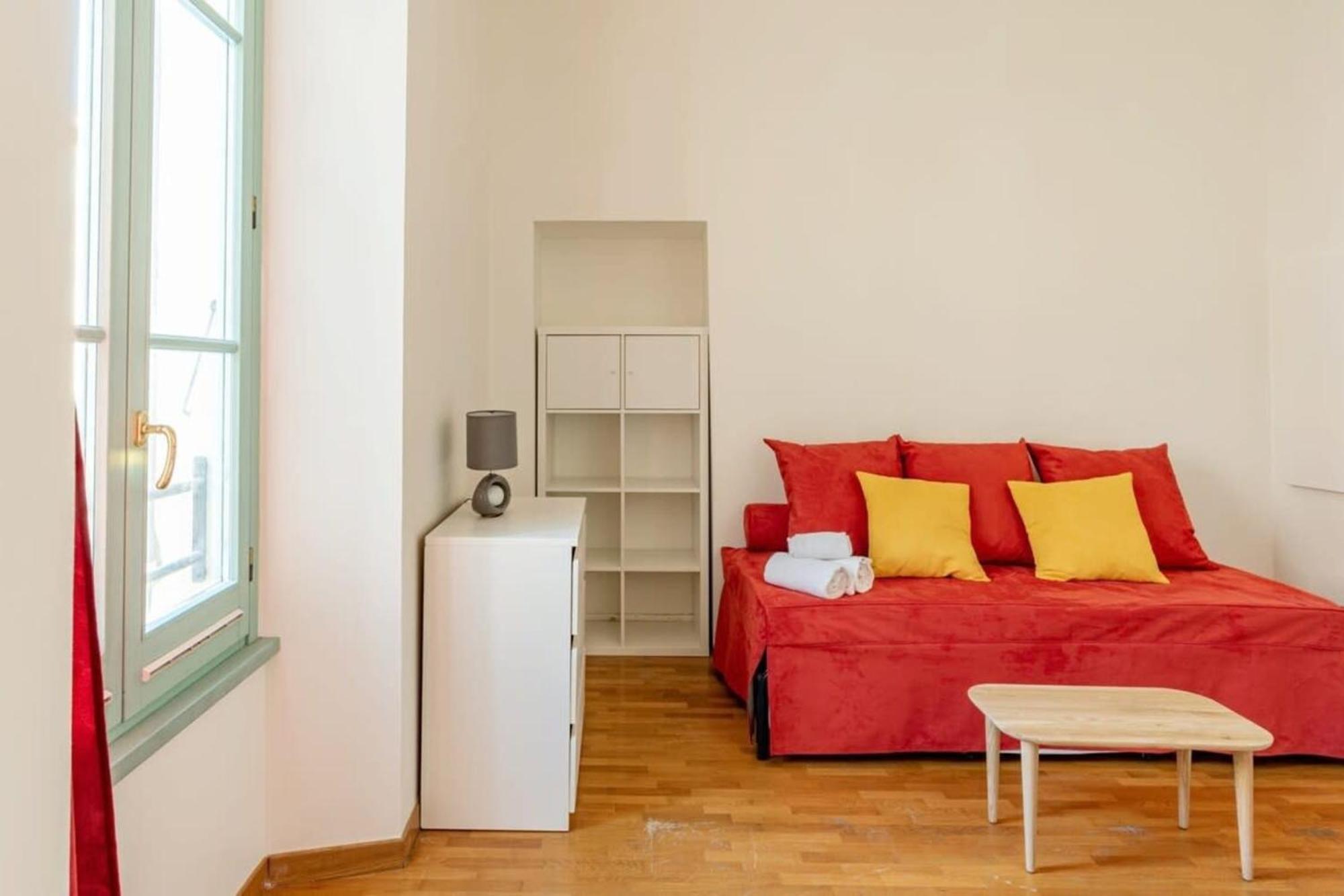 Very A Stone's Throw From The étoile Shopping Center Appartamento